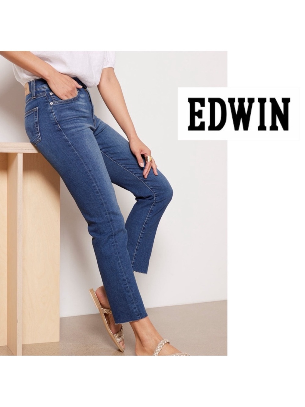 $198 Edwin Jeans  Blue High Rise Cropped Raw Hem Stretch Denim Deja Blue 25